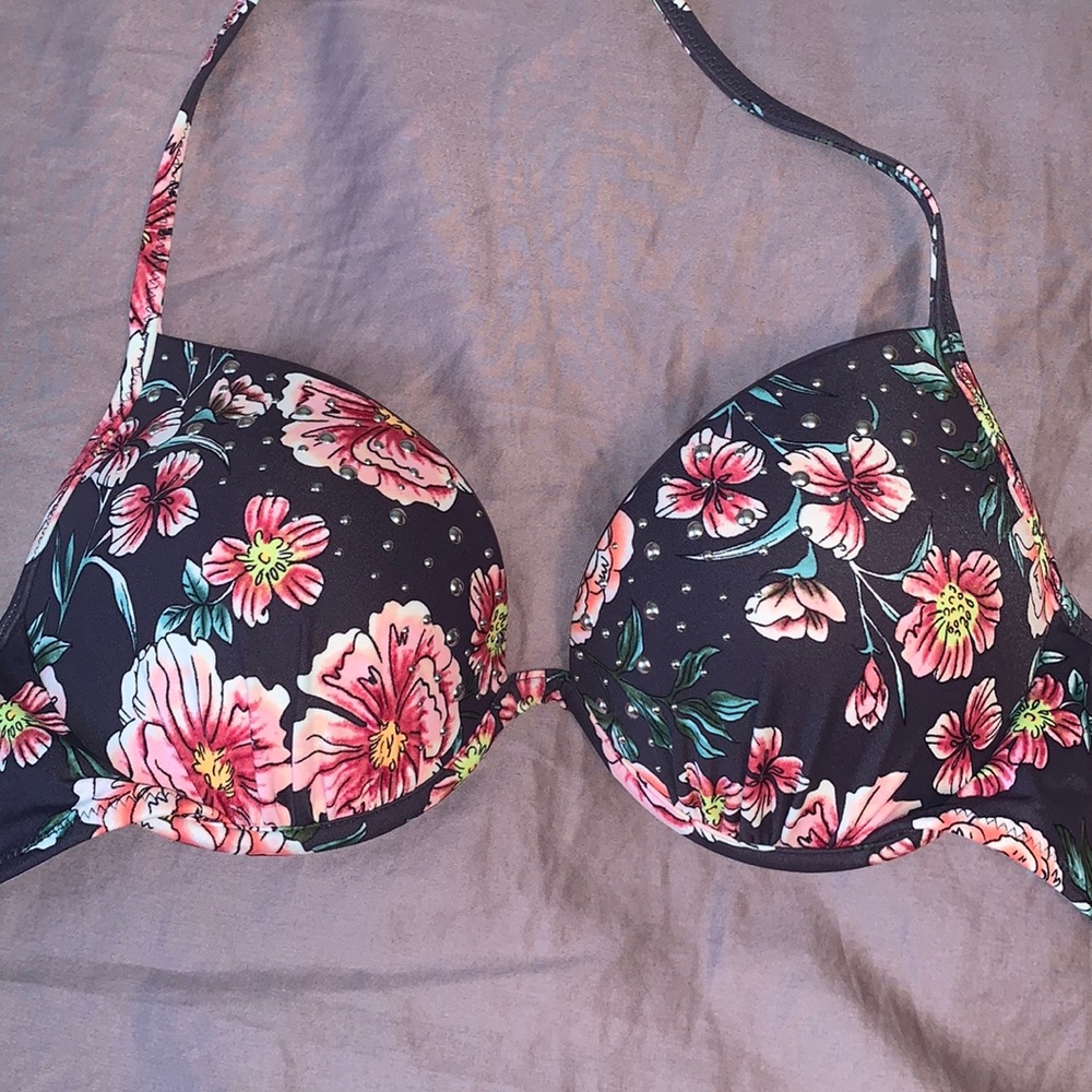 NWOT Bikini Top